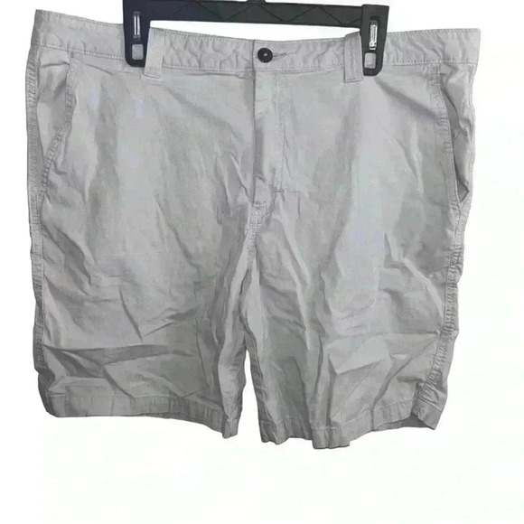 Magellan Outdoors Shorts  Mens Size 40W Gray Zip Pockets Button Casual Adult - Picture 1 of 5
